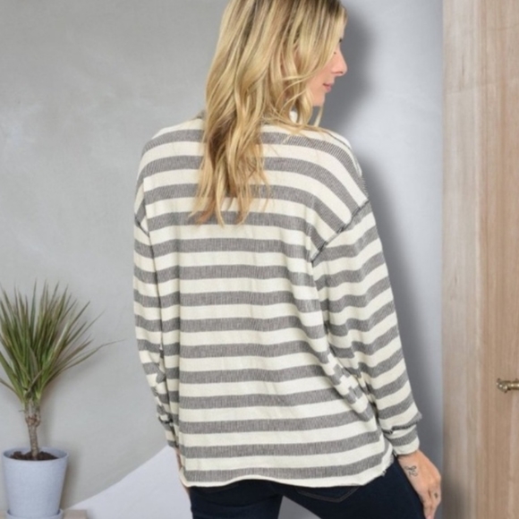 Free 832 Black & White Striped Turtleneck Sweater, Large, New Boutique Item - Picture 2 of 10